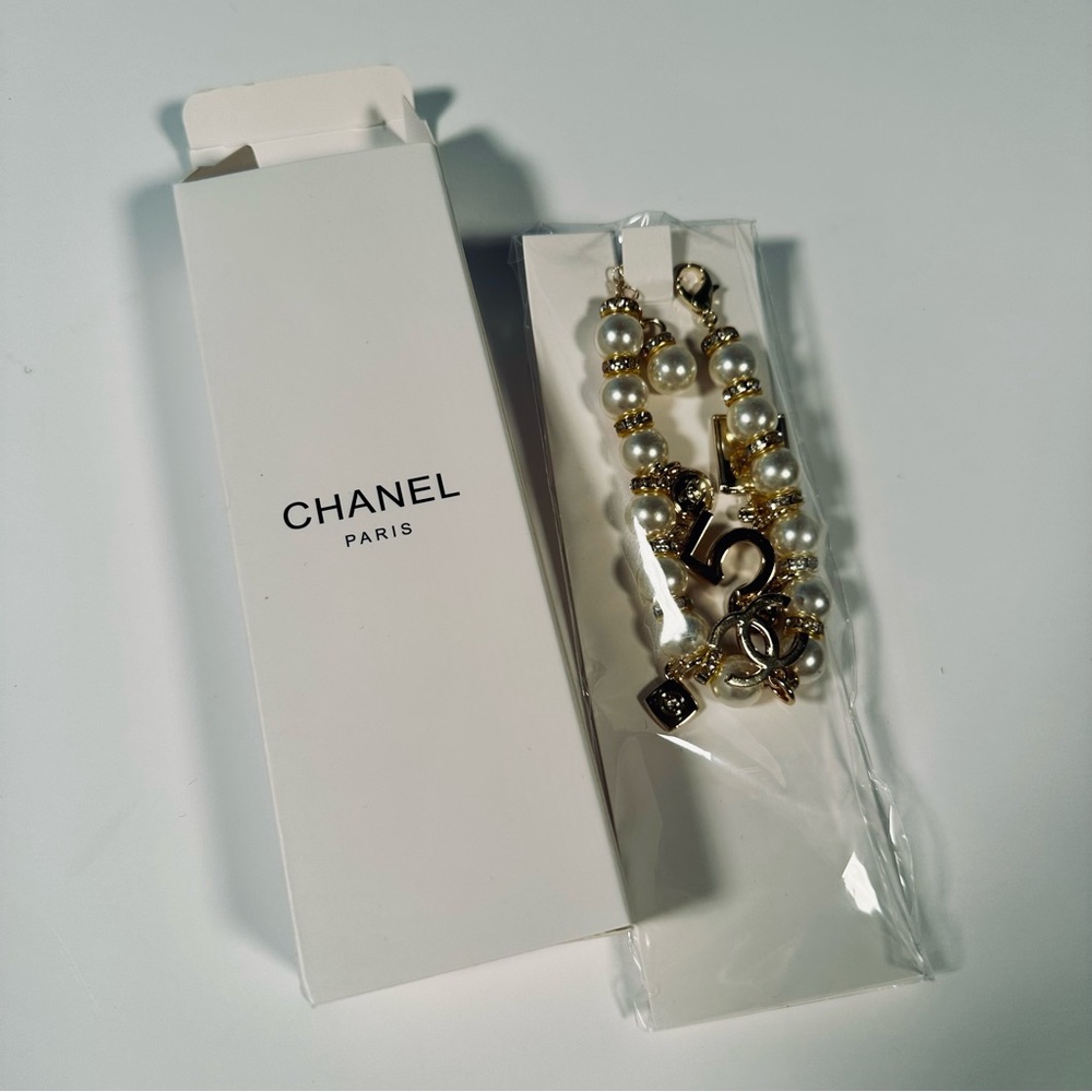 GWP CHANEL Gold and Pearl Charm Bracelet